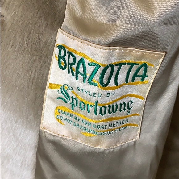 Host Fav 🎉 Beautiful vintage fox fur collar coat Firm Price - Picture 9 of 11